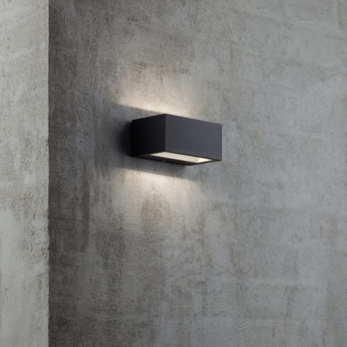 צמוד תקרה 22